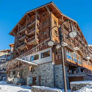 L'aiguille Percee Hotel