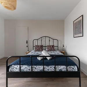 Leon Blum - Design - Parking Apartment