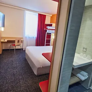 Hotel Kyriad Eco - Ferrand Estaing